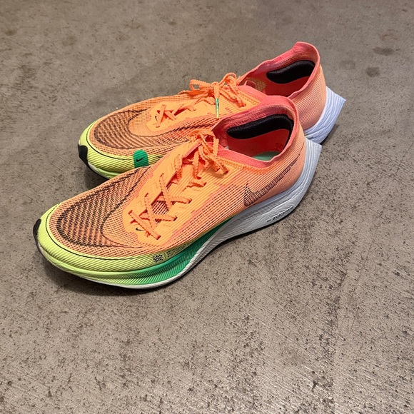 Nike zoom x vaporfly 2% - Picture 2 of 10